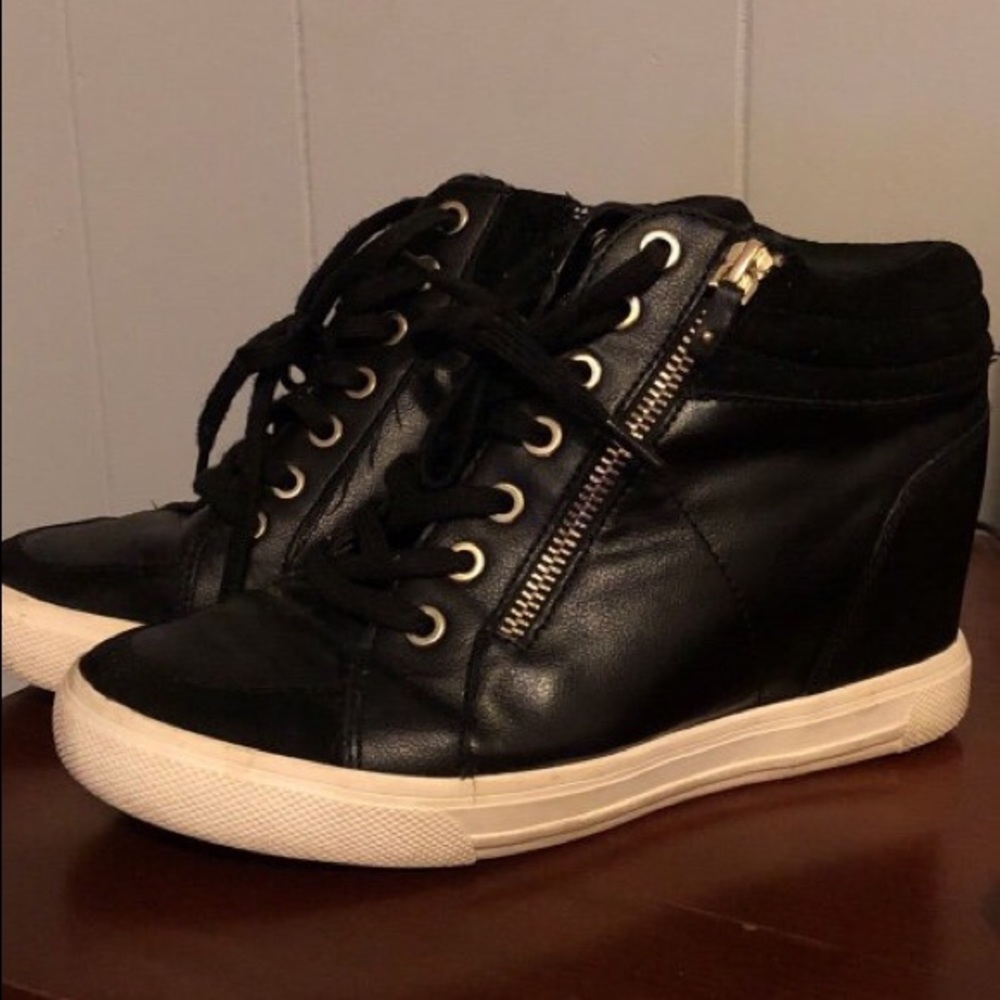 Aldo Pair of sneakers size 7